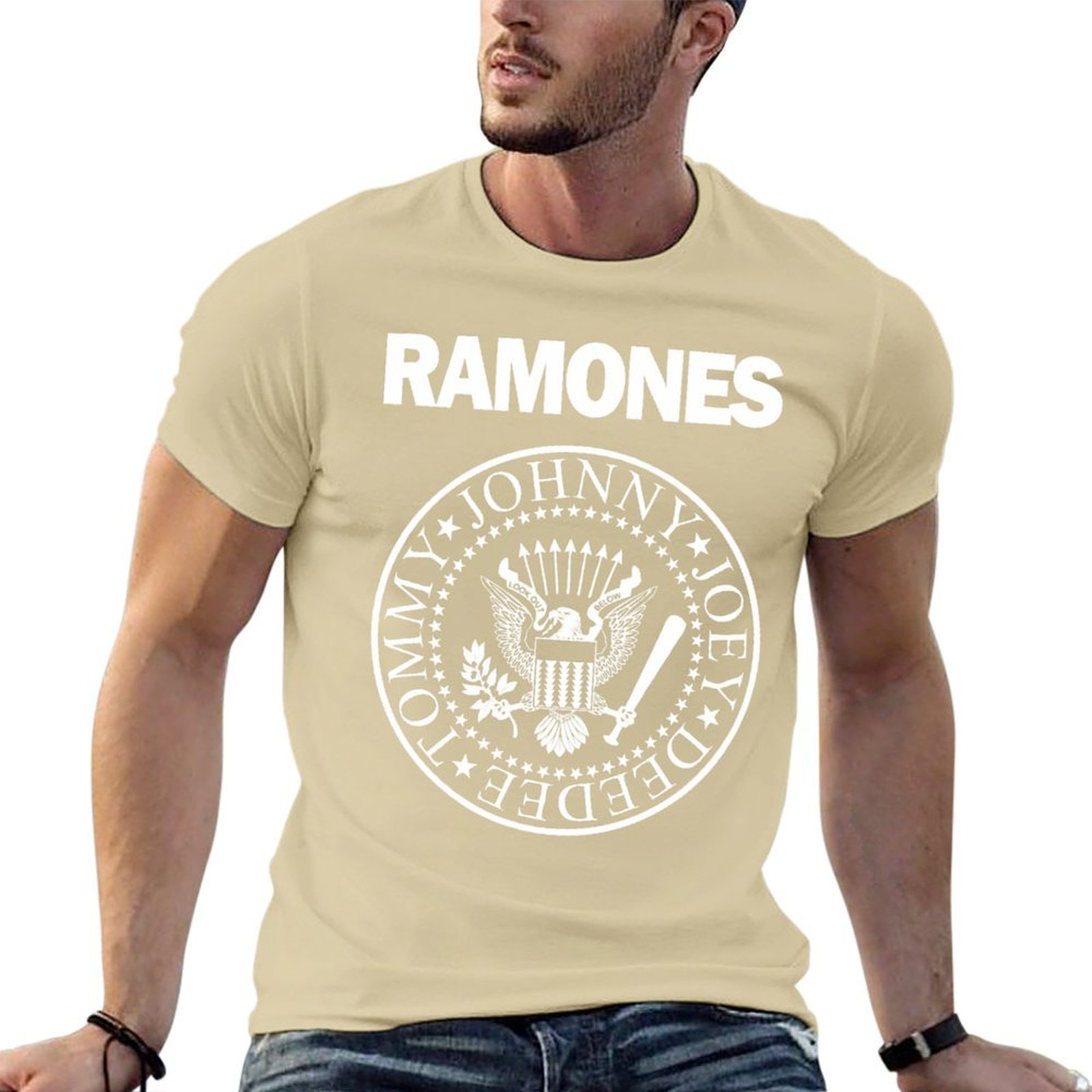 The Ramone Merch Essential T-S - Anime Merch Shopping recension och pris