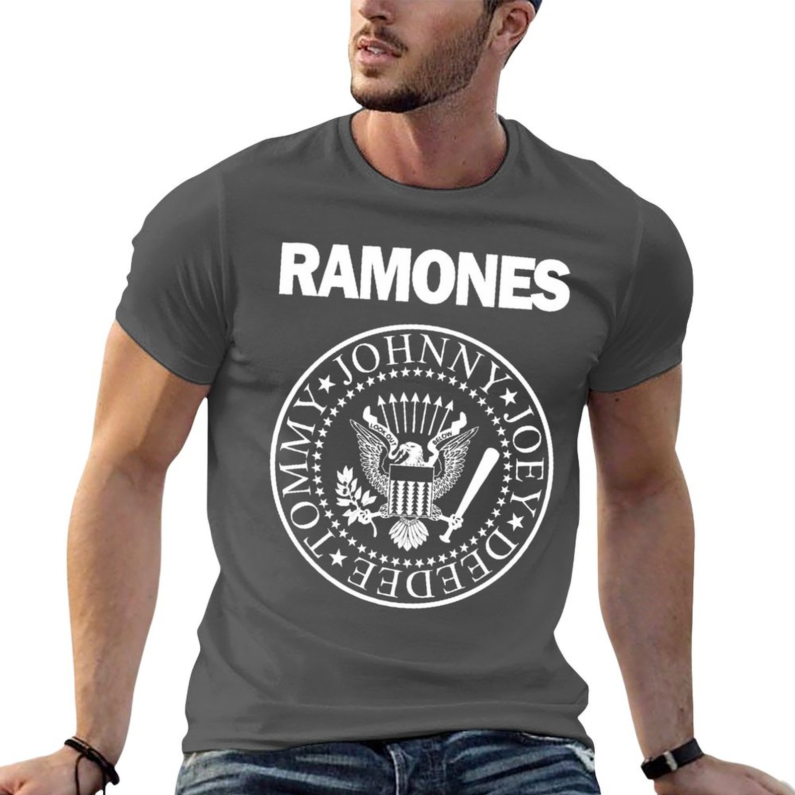 The Ramone Merch Essential T-S - Anime Merch Shopping recension och pris